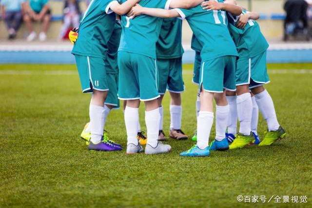福克斯：文班亚马太想证明自己啦，垄断所有的球权，他就是下一个保罗